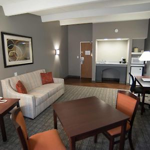 Eastland Suites Extended Stay Hotel & Conference Center Urbana